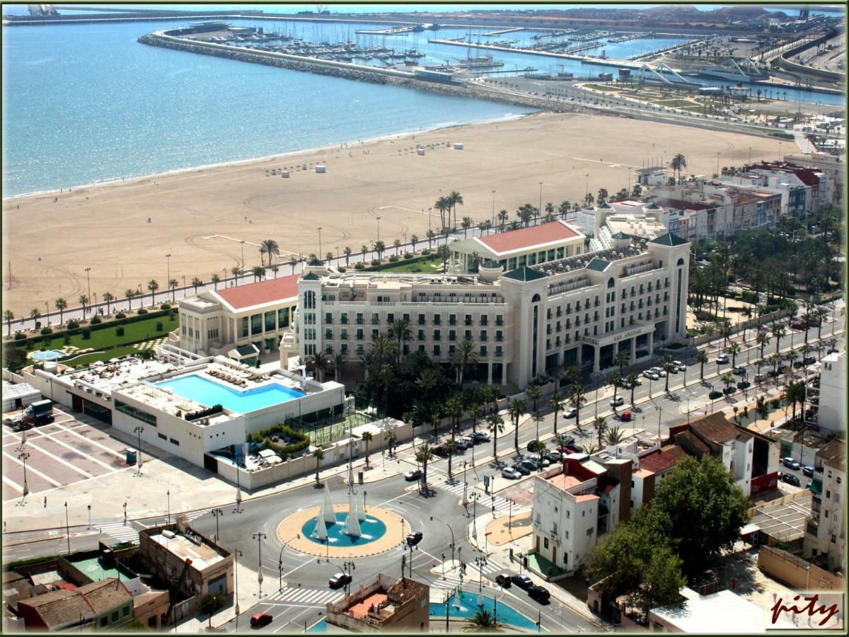 Apartamento Frente Al Mar Valencia Eksteriør billede